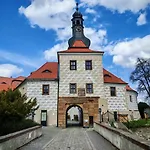 Maison d'hôtes Zamek V Kostelci Nad Cernymi Lesy *