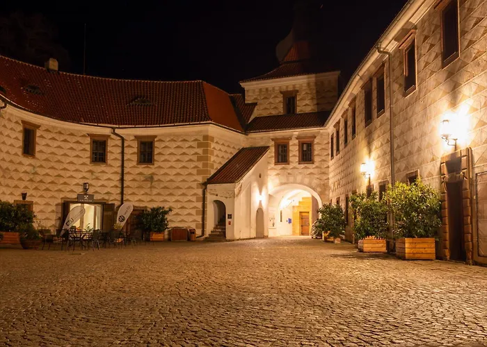 Zamek V Kostelci Nad Cernymi Lesy Kostelec nad Černými Lesy