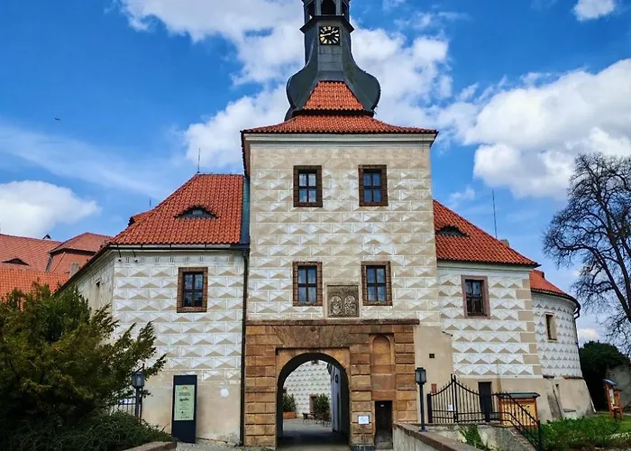 Maison d'hôtes Zamek V Kostelci Nad Cernymi Lesy *